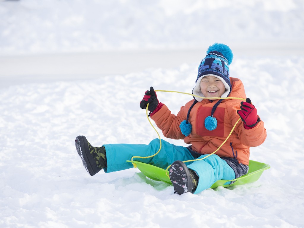 Playing with Snow and See Mt Fuji from Kawaguchi 0