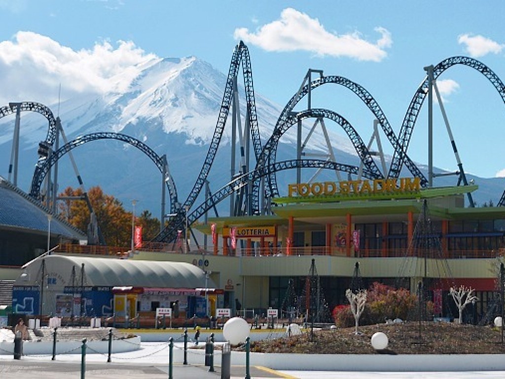 Shibazakura & Gotemba Outlet Day Trip 2