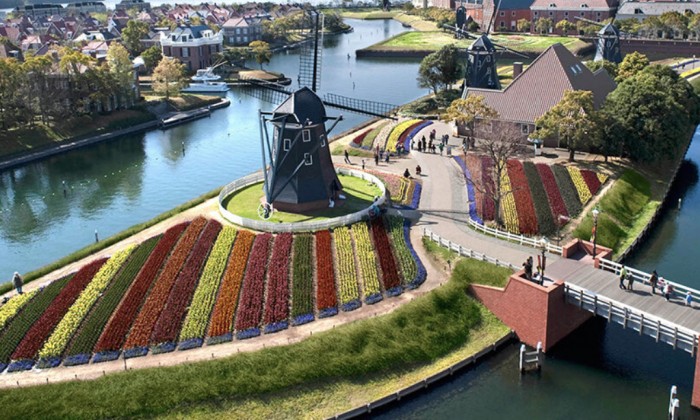 Day Trip to Huis Ten Bosch Theme Park from Hakata