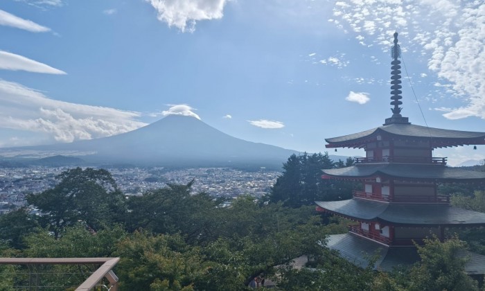 Classic Mt. Fuji Day Trip – Iconic Views, Culture & Shopping in One Day