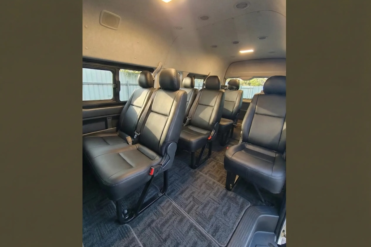 Private Daily Car Hire in Tokyo using Tokyo Toyota Hiace Van 2