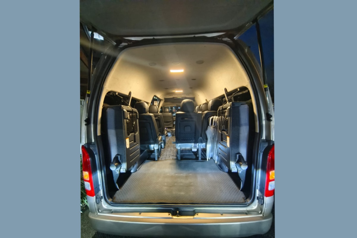 Private Daily Car Hire in Tokyo using Tokyo Toyota Hiace Van 3