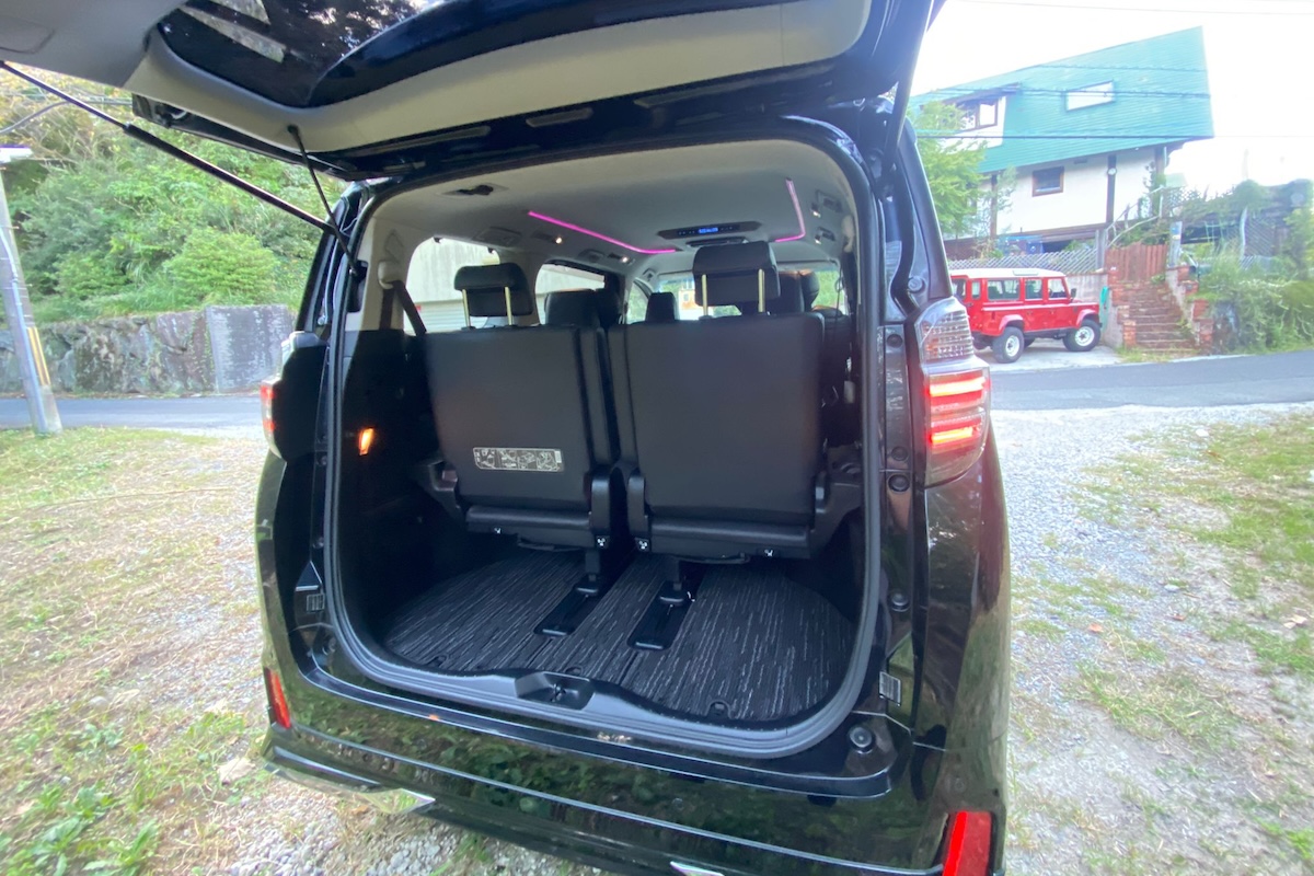 Private Daily Car Hire in Okinawa using Okinawa Toyota Alphard 4