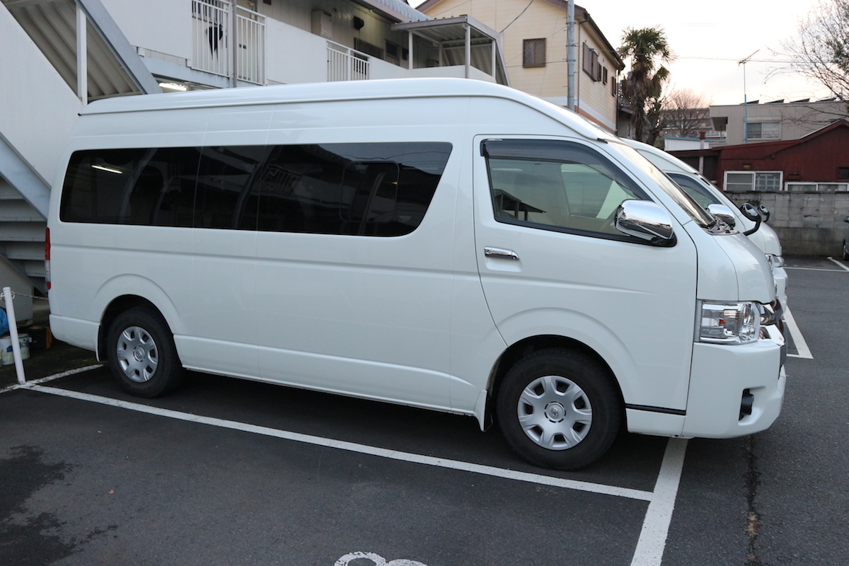 Private Daily Car Hire in Tokyo using Tokyo Toyota Commuter 0