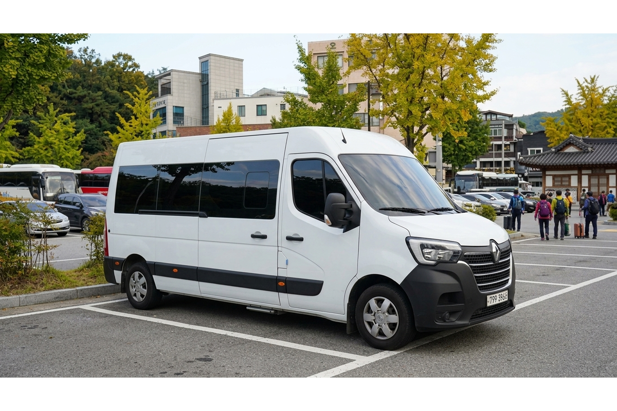 Private Daily Car Hire in Korea using Korea / Seoul 15 seaters jumbo van  3