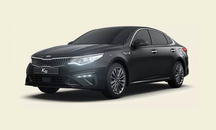 Korea / Seoul 5 seaters sedan 